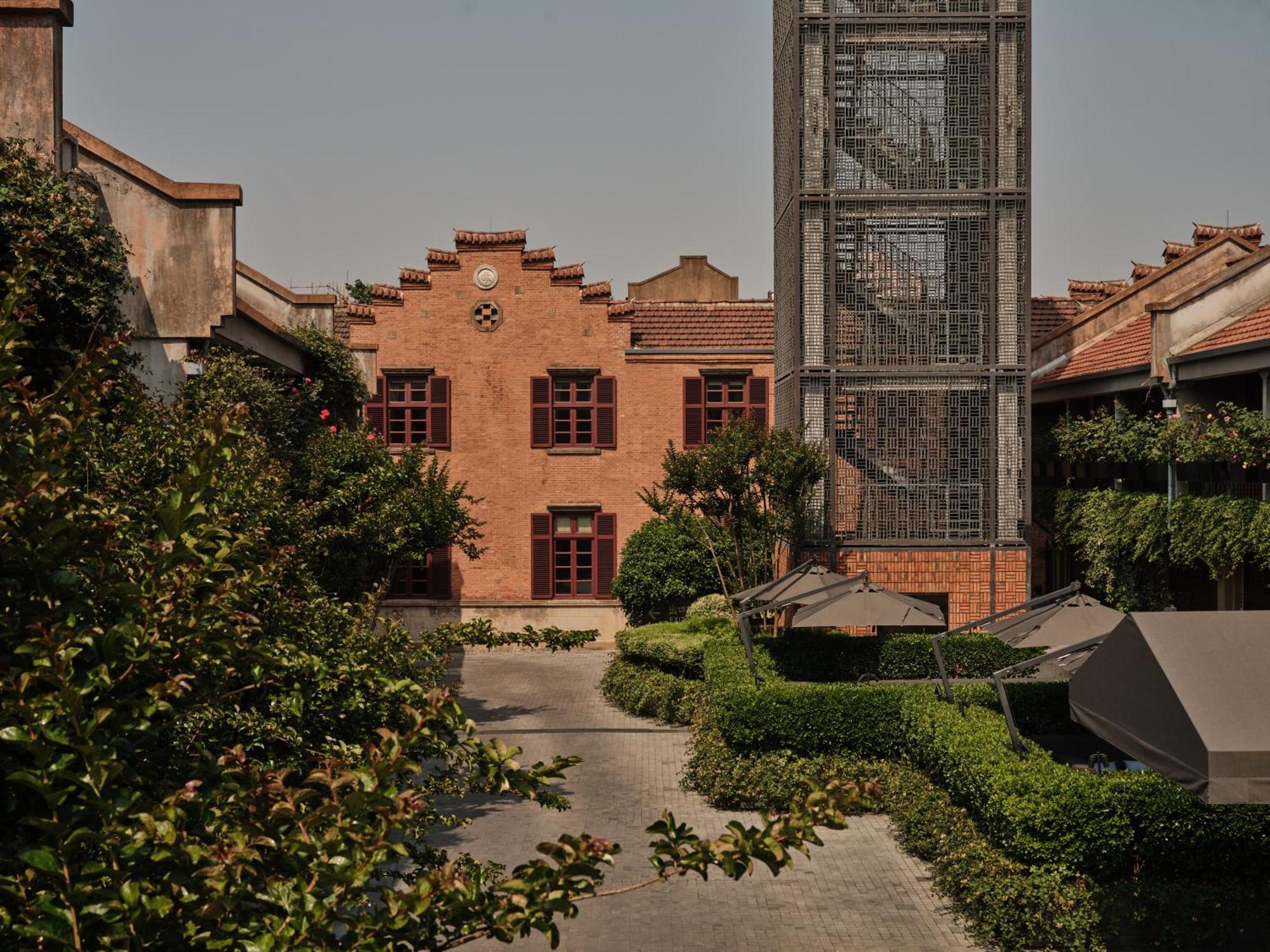 Capella Shanghai, Jian Ye Li Luaran gambar